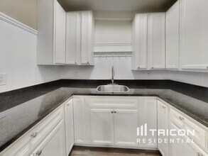 1204 Betts St NE in Albuquerque, NM - Foto de edificio - Building Photo