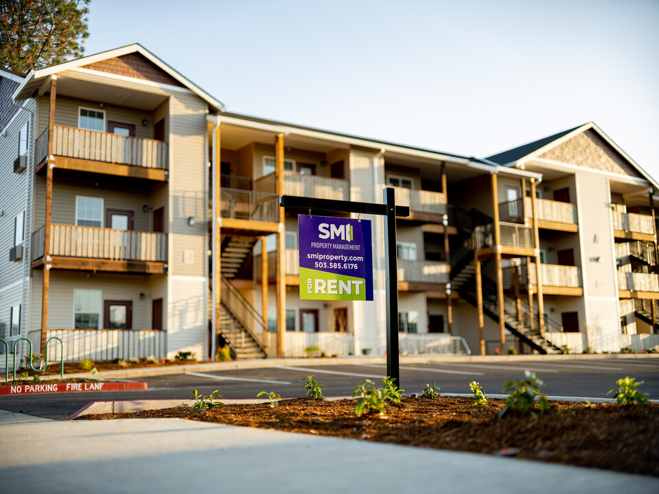 199-Lone Pine Place in Lebanon, OR - Foto de edificio