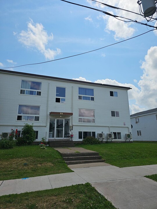 86 Fleming St in Moncton, NB - Building Photo