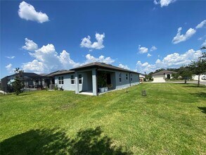 6345 Bradford Woods Dr in Zephyrhills, FL - Building Photo - Building Photo