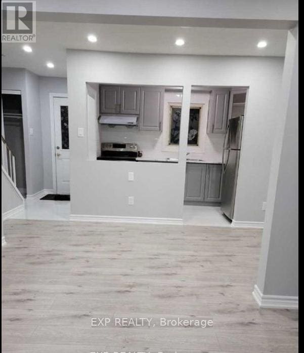 property at 40 Gladstone Square