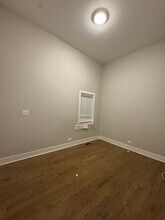 2421 N Clybourn Ave in Chicago, IL - Foto de edificio - Building Photo