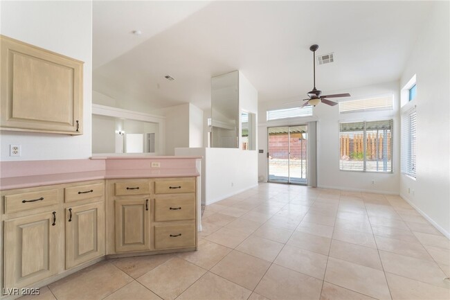 property at 5213 N Leopard Ct