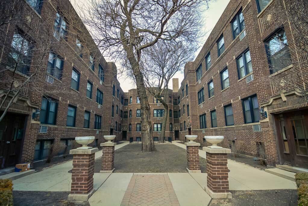 906 W Addison St, Unit 3 in Chicago, IL - Building Photo