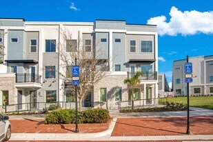 320 Center Lake Ln in Oviedo, FL - Building Photo