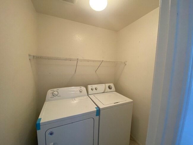 4972 Droubay Dr in Las Vegas, NV - Building Photo - Building Photo
