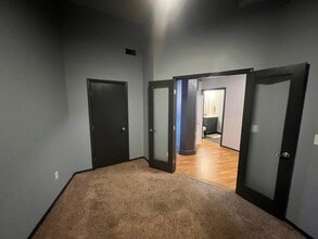 200 Main St, Unit 306 in Kansas City, MO - Foto de edificio - Building Photo