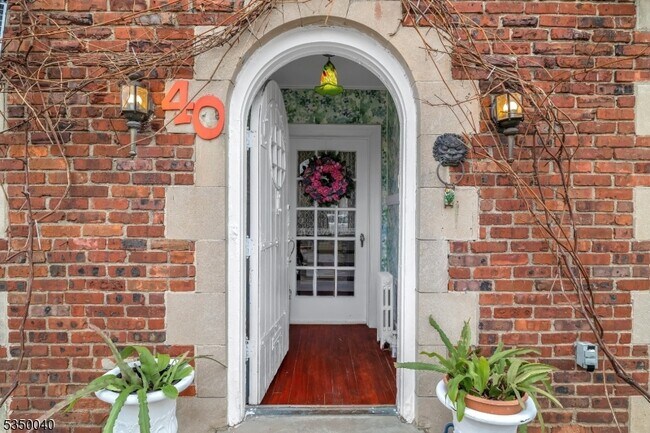40 Fairway Dr in West Orange, NJ - Building Photo - Building Photo
