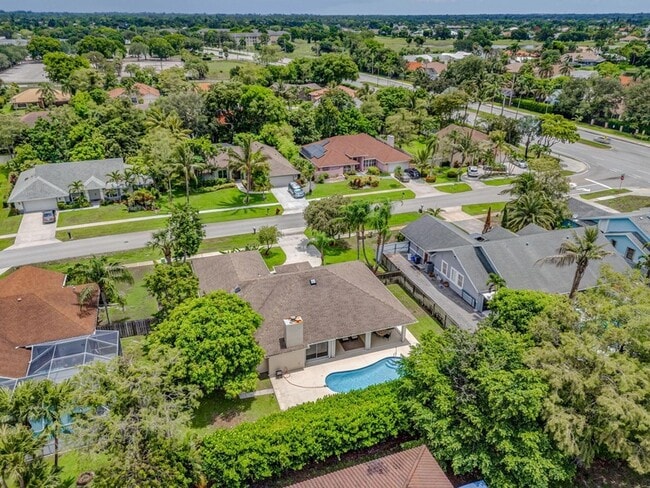 13656 Carlton St in Wellington, FL - Foto de edificio - Building Photo