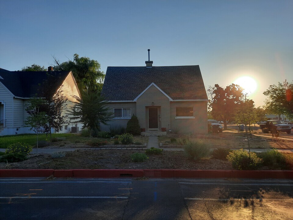 299 N 100 E, Unit 4 in Logan, UT - Foto de edificio