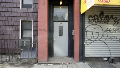 394 Metropolitan Ave in Brooklyn, NY - Building Photo - Building Photo