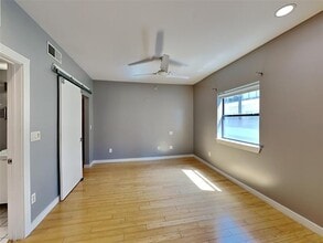 1111 S Akard St-Unit -309 in Dallas, TX - Building Photo - Building Photo