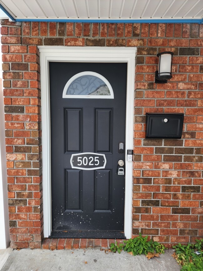 property at 4338 Great Oak Dr