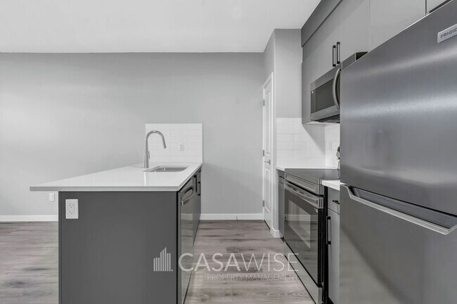 6006 Naden Landing NW in Edmonton, AB - Building Photo - Building Photo