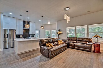 6505 SW 135 Pl in Archer, FL - Building Photo - Building Photo