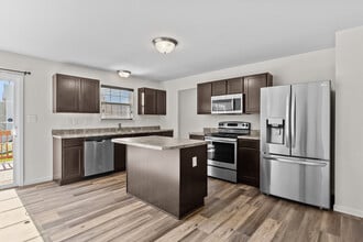 614 Prairiegate Ct in Lake St. Louis, MO - Building Photo - Building Photo