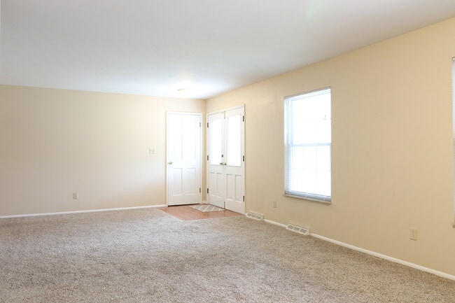 235 Towercliffe Dr in Ballwin, MO - Building Photo - Building Photo