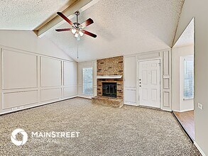 808 Crystal Creek Ln in Arlington, TX - Building Photo - Building Photo