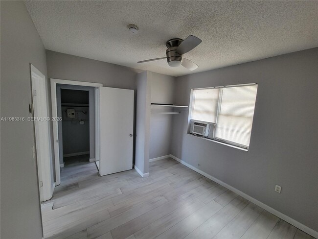 1720 NW 1st Pl in Miami, FL - Building Photo - Building Photo