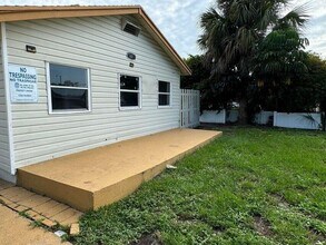 611 53rd St in West Palm Beach, FL - Building Photo - Building Photo
