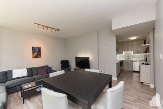 211 E Ohio St, Unit 2713 in Chicago, IL - Foto de edificio - Building Photo