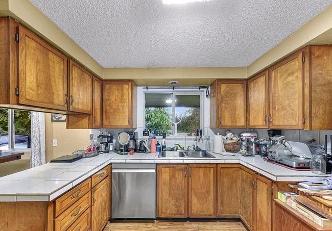 property at 1029 32nd St