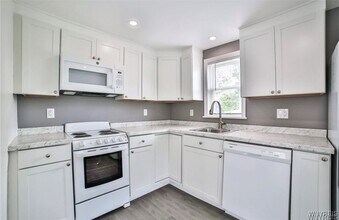 156 Hoover Ave in Kenmore, NY - Building Photo - Building Photo