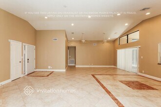 21018 Country Creek Dr in Boca Raton, FL - Foto de edificio - Building Photo