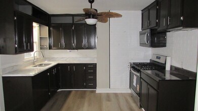 2704 Pine Ave in Gulfport, MS - Building Photo - Building Photo