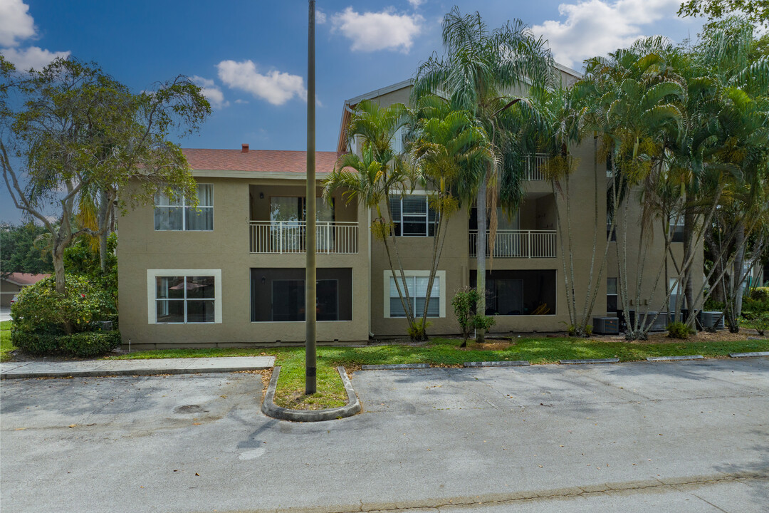 Verano At Delray in Delray Beach, FL - Building Photo