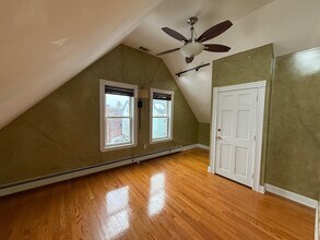 20 Ellington Rd, Unit 3 in Somerville, MA - Foto de edificio - Building Photo