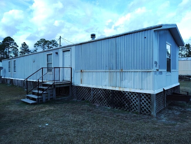 property at 11 Stewart Pines Loop NE