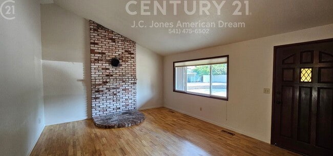 144 Belindy Cir in Grants Pass, OR - Building Photo - Building Photo
