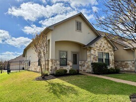 3828 Black Hawk Ln in College Station, TX - Building Photo