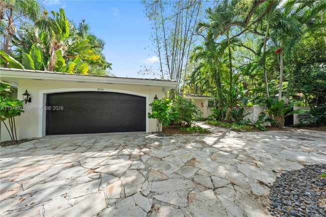 3821 Braganza Ave in Miami, FL - Building Photo - Building Photo