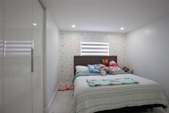 12021 NW 29th Pl in Sunrise, FL - Building Photo - Building Photo