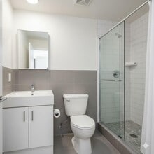 614 14th Av E in Vancouver, BC - Building Photo - Building Photo