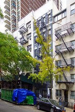 342 E 85th St in New York, NY - Foto de edificio - Building Photo