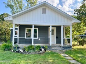11 Hannum St in Ballston Spa, NY - Building Photo