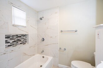 716 Lawrence St in Lowell, MA - Building Photo - Building Photo