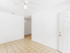 313 Isbell Rd in Fort Worth, TX - Building Photo - Building Photo