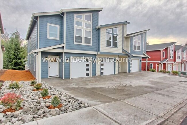 209 Cloverdale Rd in Kalama, WA - Building Photo - Building Photo