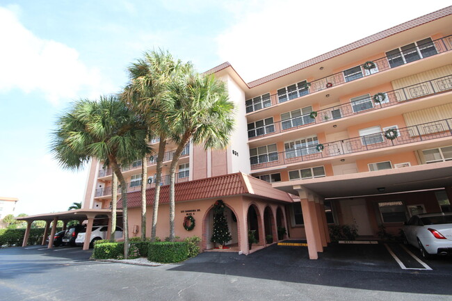 931 Gardenia Dr in Delray Beach, FL - Building Photo - Building Photo