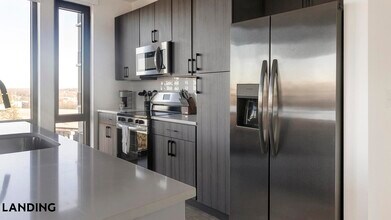 1007 S Mint St, Unit 810 in Charlotte, NC - Building Photo - Building Photo