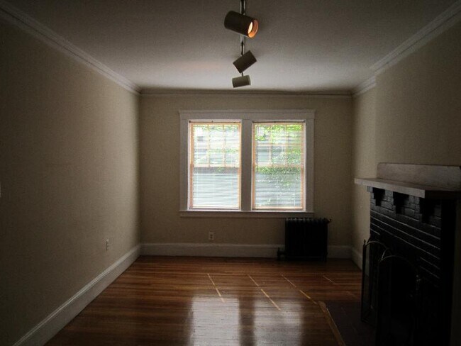39 Lee St, Unit 3A