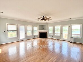 256 R Hunts Neck Rd in Poquoson, VA - Building Photo - Building Photo