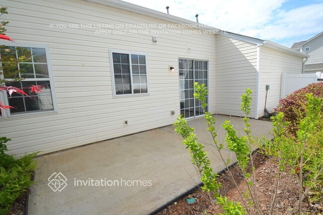 230 W Oaks Pl in Woodstock, GA - Building Photo - Building Photo