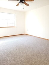 5707 Lake Edge Rd in McFarland, WI - Foto de edificio - Building Photo