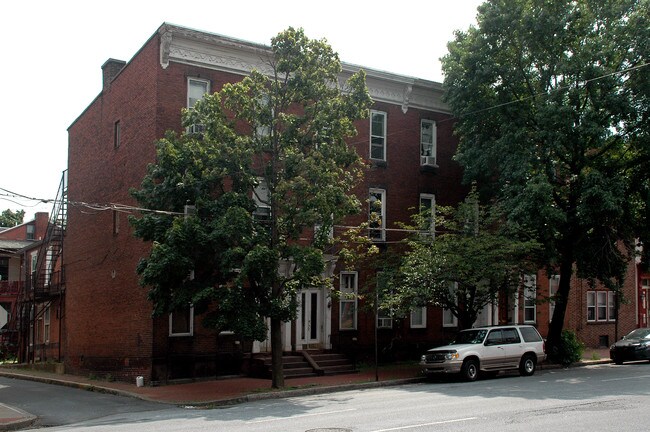 1207 N 2nd St in Harrisburg, PA - Foto de edificio - Building Photo