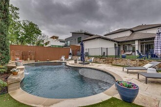 5328 Manett St in Dallas, TX - Building Photo - Building Photo